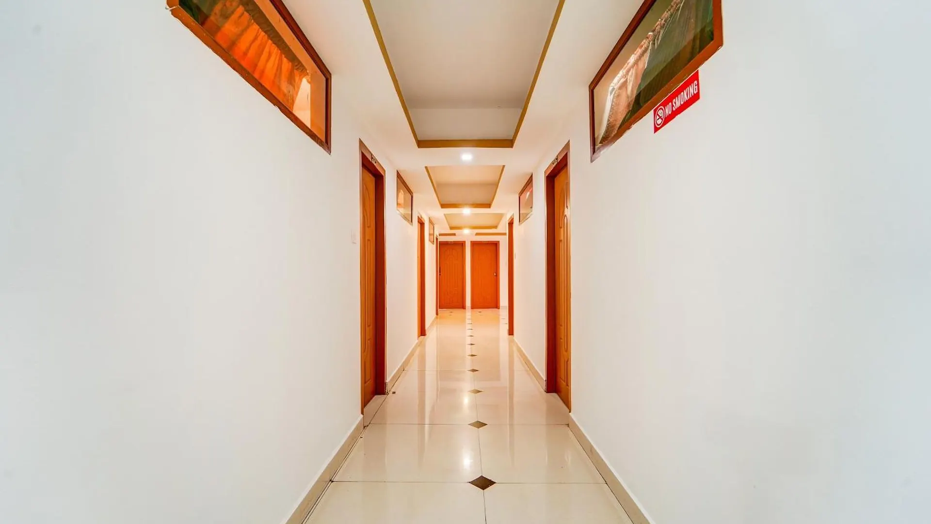 Super Hotel O Kottayam Near Caritas Hospital Indien